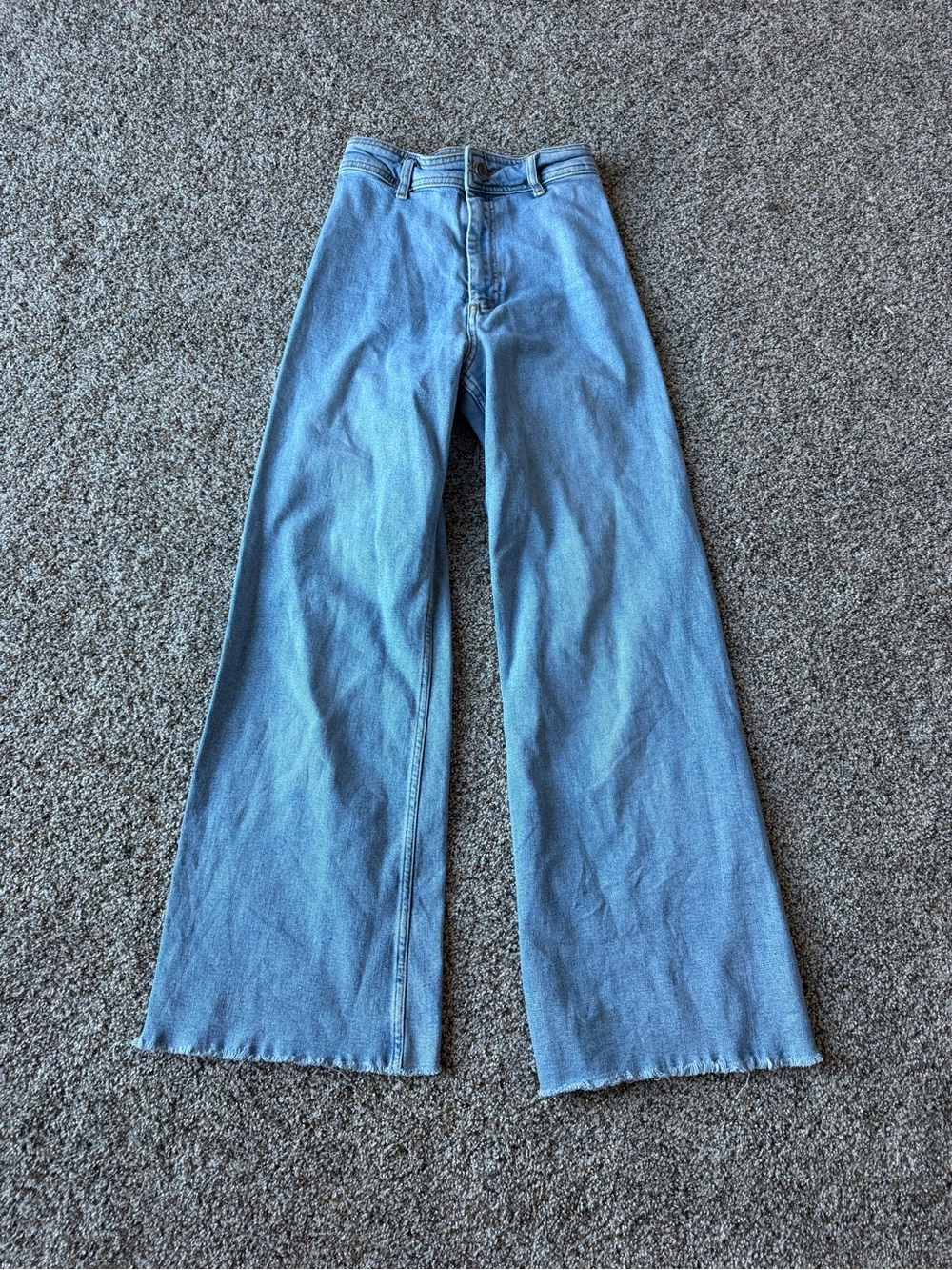 Zara High Rise Wide Leg Jeans Size 2 Light Wash Raw Hem Baggy Y2K